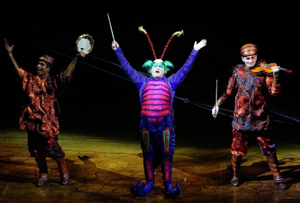 Cena do espetáculo OVO, do Cirque du Soleil