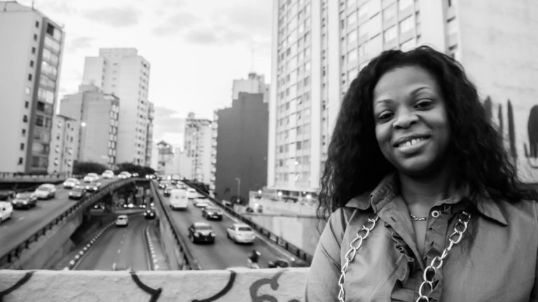 Livro reunindo obra de dramaturgos negros ganha lançamento em festa literária da periferia carioca