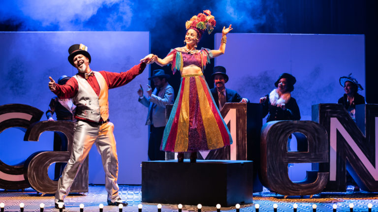 Musical sobre Carmen Miranda realiza sessão especial para Retiro dos Artistas, no Rio