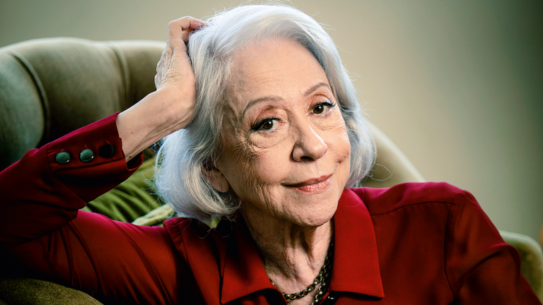 Aos 90 anos, Fernanda Montenegro construiu, nos palcos, a unanimidade na cultura brasileira