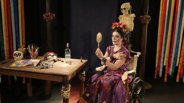 Solo de Christiane Tricerri sobre Frida Kahlo esgota ingressos a uma semana de reestreia