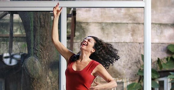 Lorena da Silva monta ensaio aberto de sua Mulher Ideal em live no Instagram