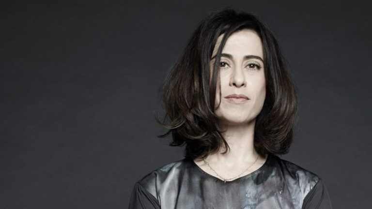 Fernanda Torres prepara adaptação para os palcos de conto de Eça de Queiroz