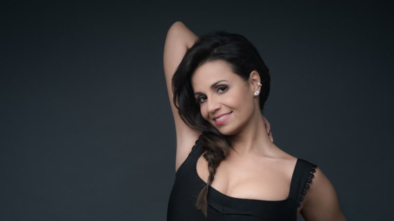 Carla Cottini encabeça videoclipe motivacional com estrelas da ópera