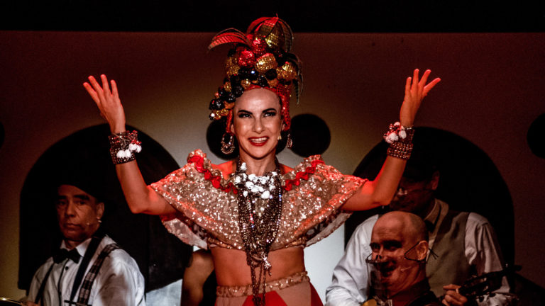 Musical sobre Carmen Miranda anuncia temporada vespertina no Rio de Janeiro